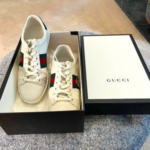 Gucci Ace Sneakers with Gold embroidered Bee